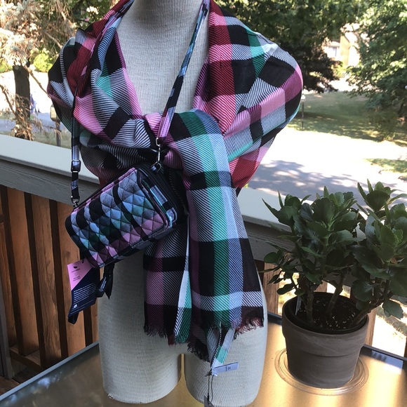 NWT CROSSBODY/WRISTLET & FRINGE SCARF SET by Vera Bradley - Picture 4 of 16
